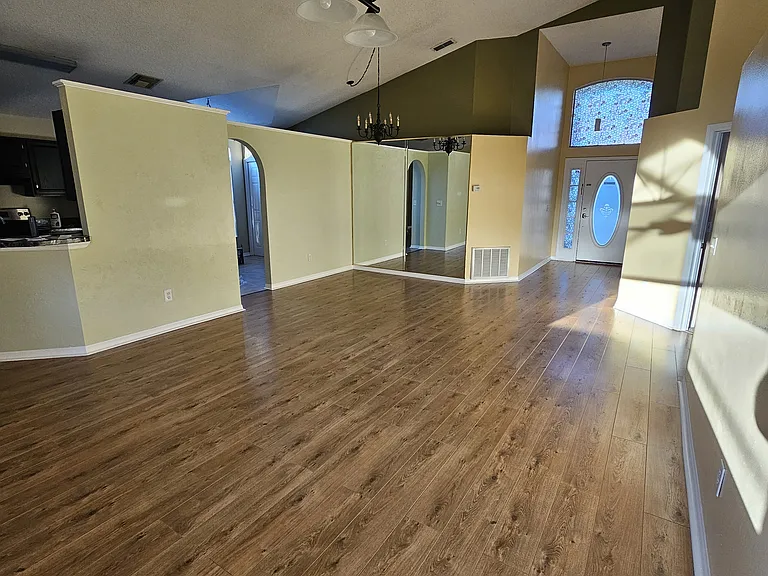 12634 Ringwood Ave — Photo 4