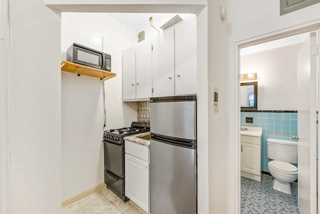538 East 85th Street — Photo 4