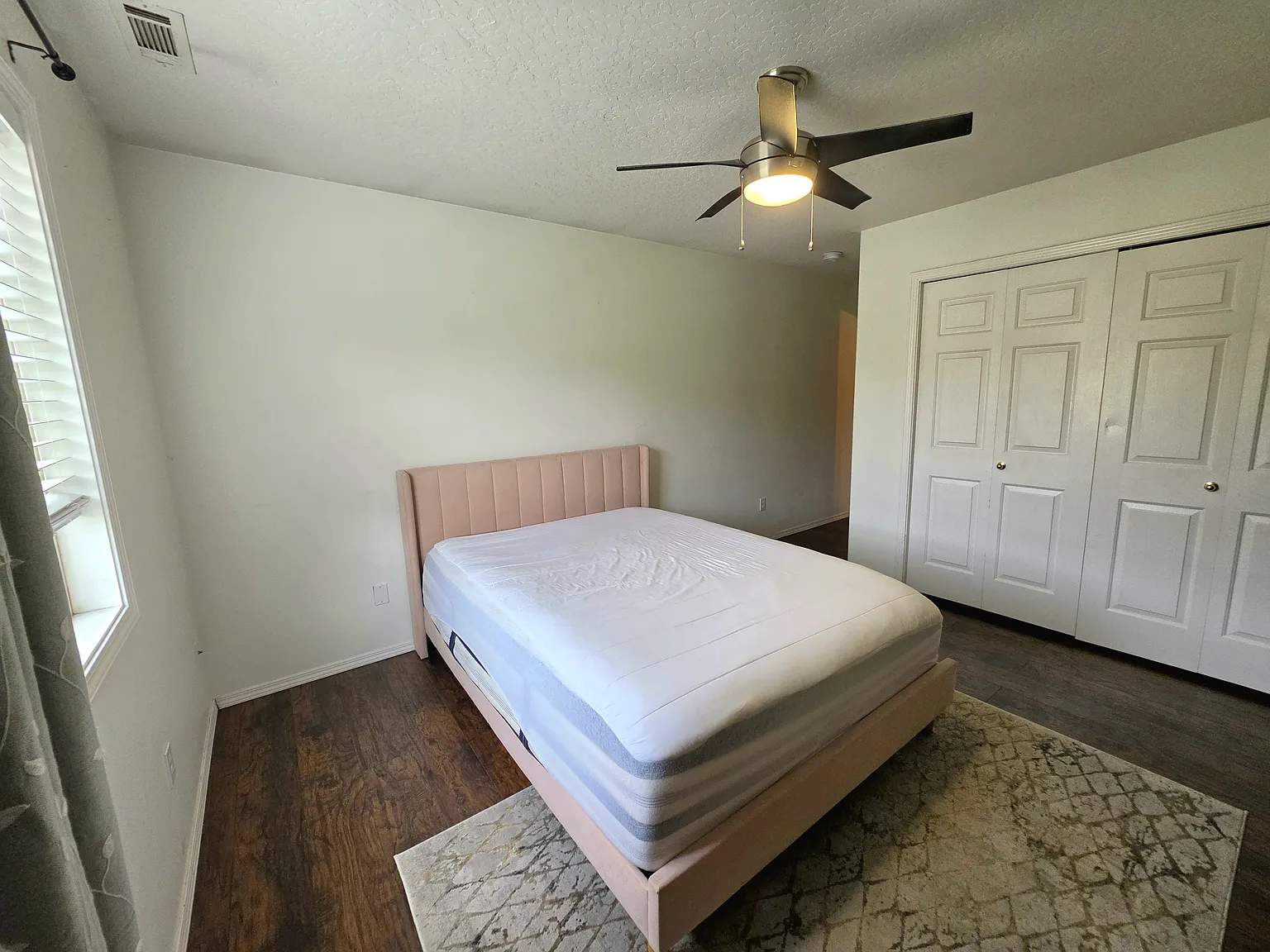 3 bed, 2.5 bath, 1397 sqft, $2,450 — Photo 4