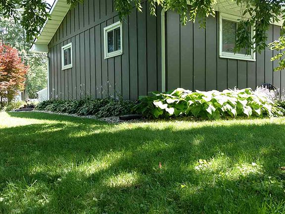 3rd image of 1254 Manor Dr