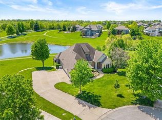 8070 Green Glades Ct, Kansas City, MO 64152