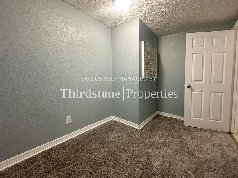 1228 Neva St — Photo 9