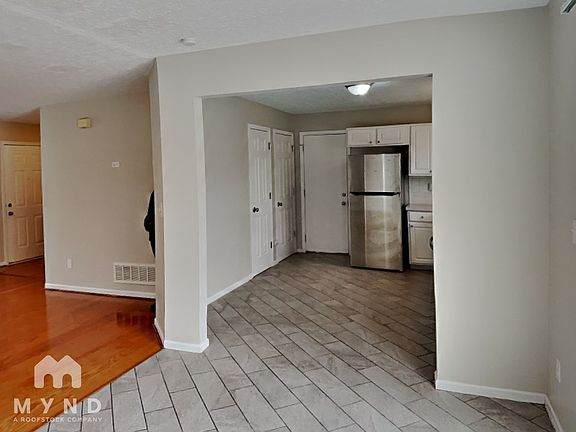 4th image of 5685 English Rose Dr