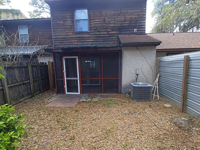 1201 Douglas St #4 — Photo 25