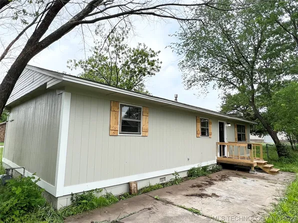 807 E 12th St, Pawhuska, OK 74056