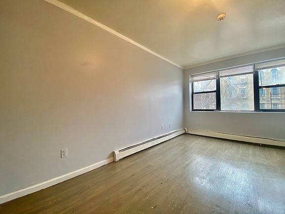 2nd image of 254 Saratoga Ave #3