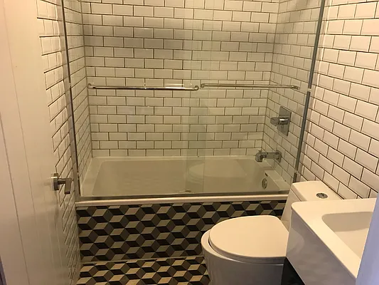 Rented by Premier Metro Realty Corp | media 17