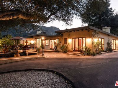 667 Crater Camp Dr, Calabasas, CA, 91302