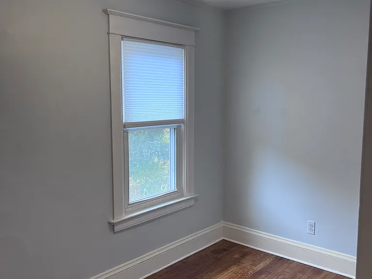 Small 3rd bedroom/ sometimes used for office or shared walk-in closet