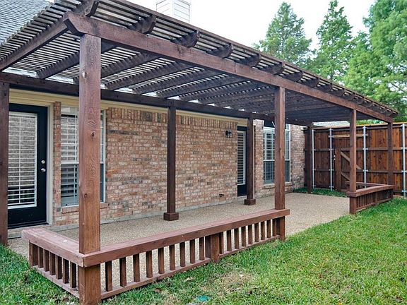 3rd image of 7812 Creekway Ct