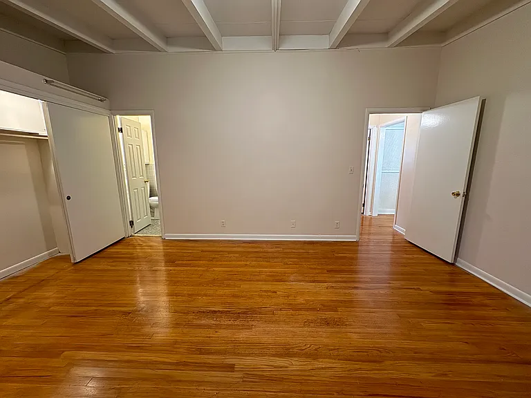 3930 Montclair Rd — Photo 23