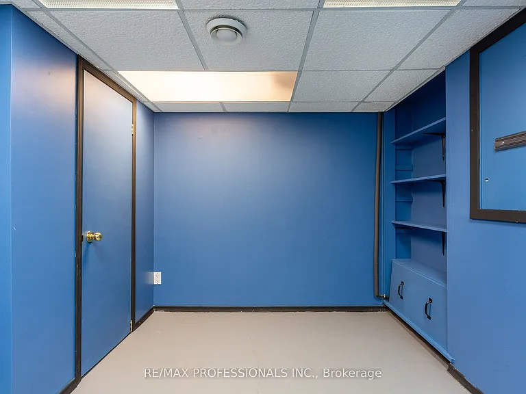 4 Runnymede Rd — Photo 29