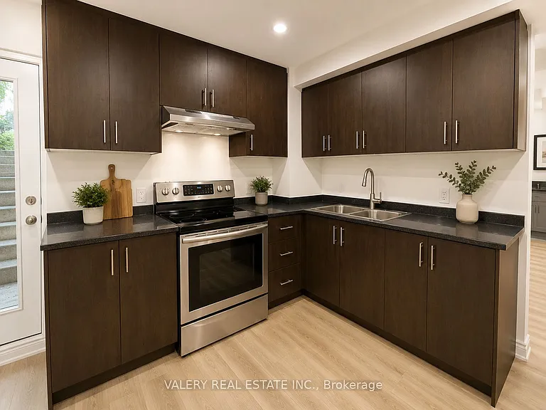1683 Moongate Cres #LOWER — Photo 4