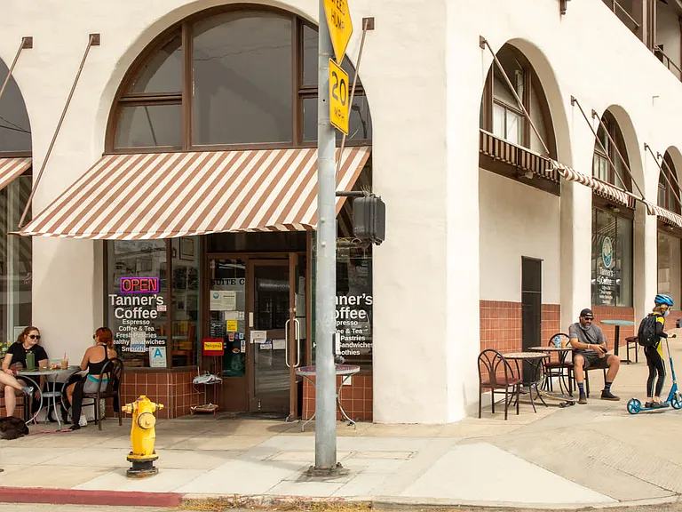 Less than a mile from the shops and restaurants along Culver Boulevard.