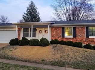 3140 Donnycave Ln, Maryland Heights, MO 63043
