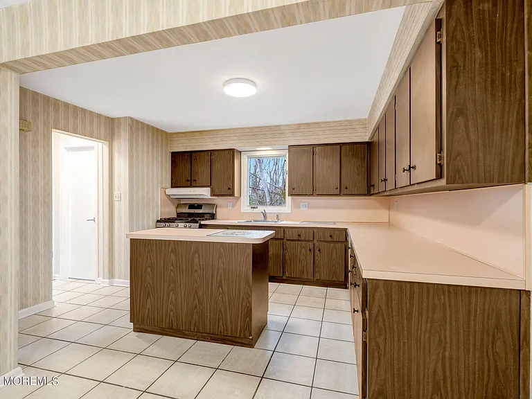 429 Lake Ave — Photo 14