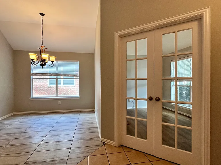 2109 Michelle Creek Dr — Photo 22
