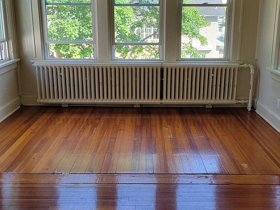 4th image of 19 Homestead Ave #2