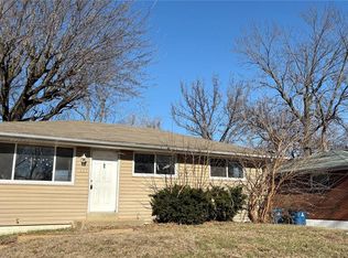 1231 Reale Ave, Saint Louis, MO 63138