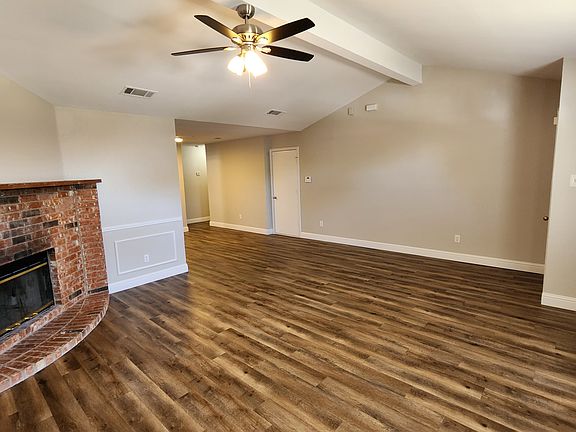 3rd image of 607 Hollyberry Dr