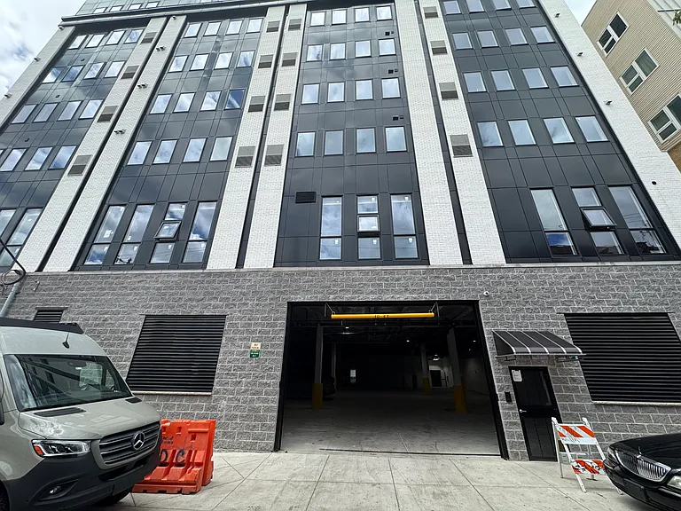 915 N Broad St #301 — Photo 32