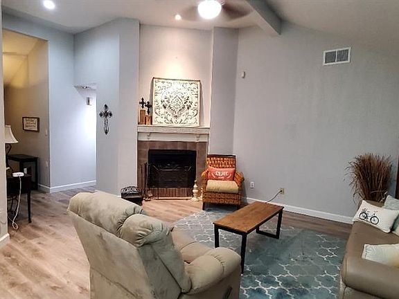 5th image of 404 Deer Fern Dr