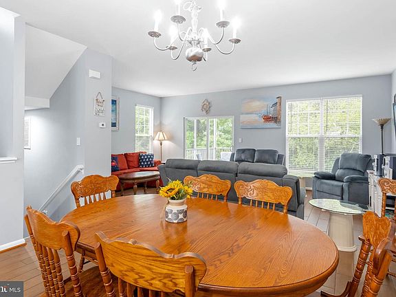 5th image of 33812 Connecticut Ave