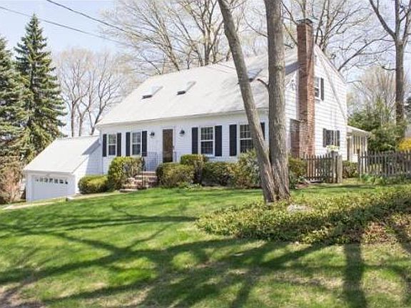 2nd image of 16 Sunnyside Ln