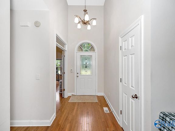 5th image of 106 Whitfield Dr