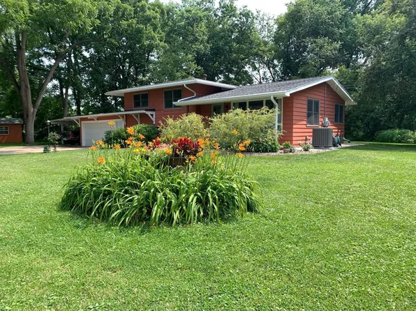 W5085 Circle PLACE, La Crosse, WI 54601