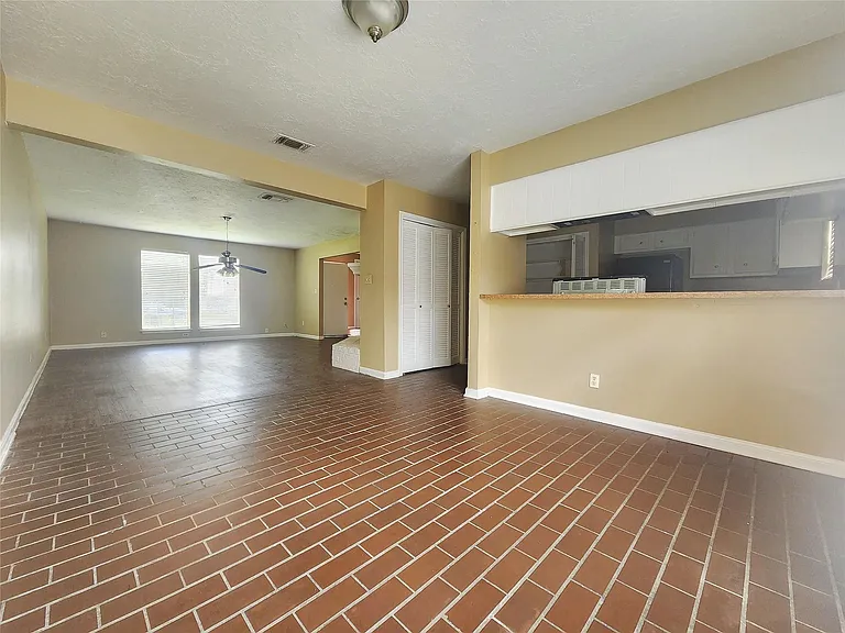 3418 Avenue P — Photo 6