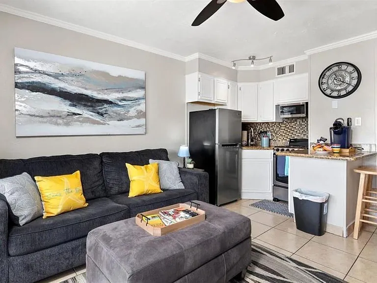 6102 Seawall Blvd #318 — Photo 4