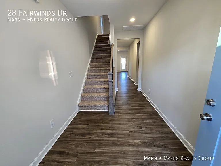 28 Fairwinds Dr — Photo 3