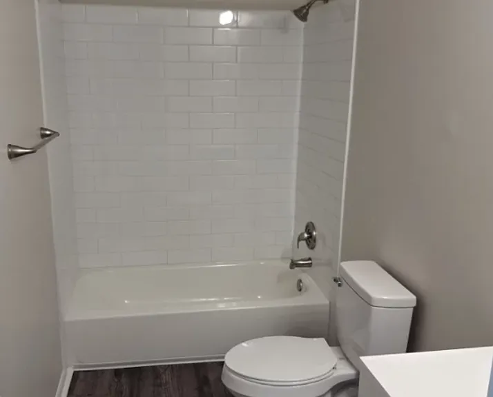 Hillsdale Apartments — Photo 4