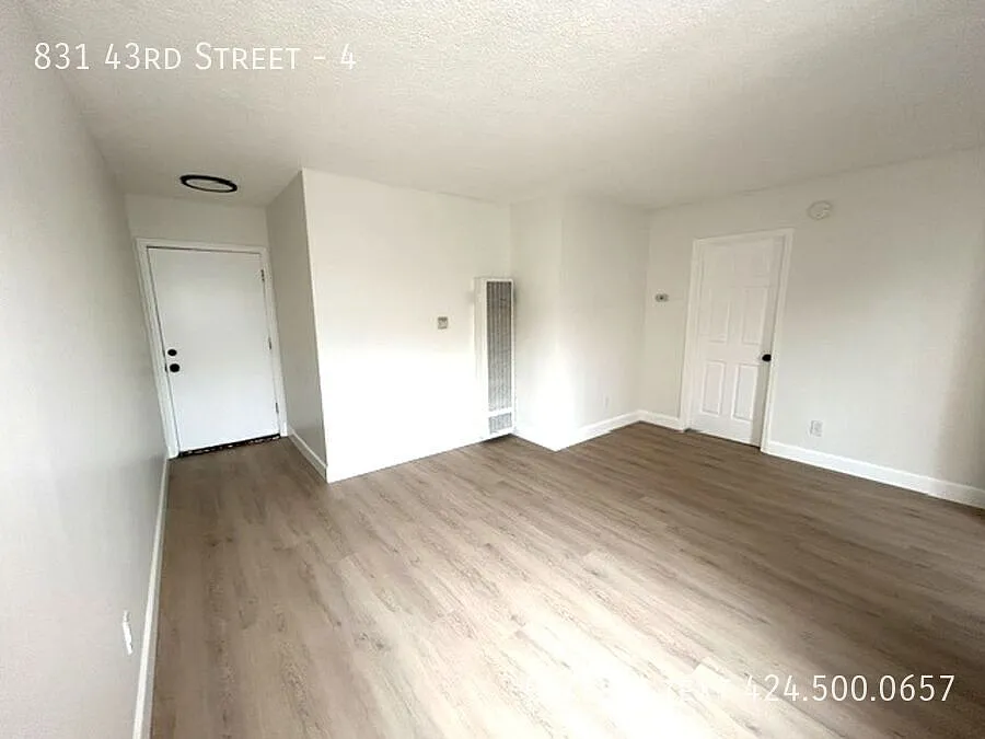 Spacious 1 Bed / 1 Bath | $1795/mo Vermont Knolls, Los Angeles — Photo 2