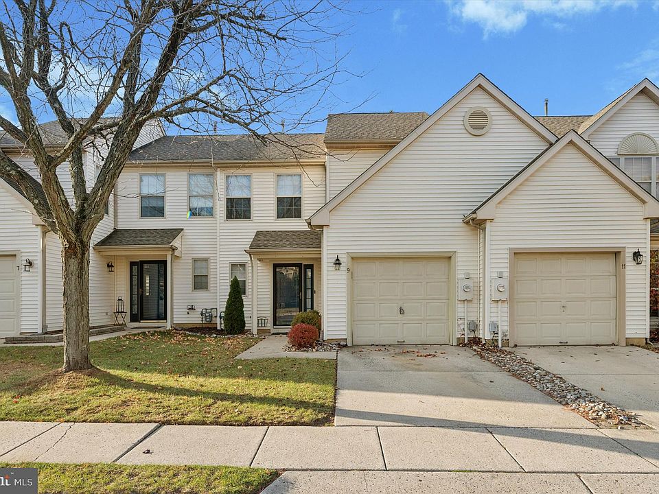 1st image of 9 Meadow Ln