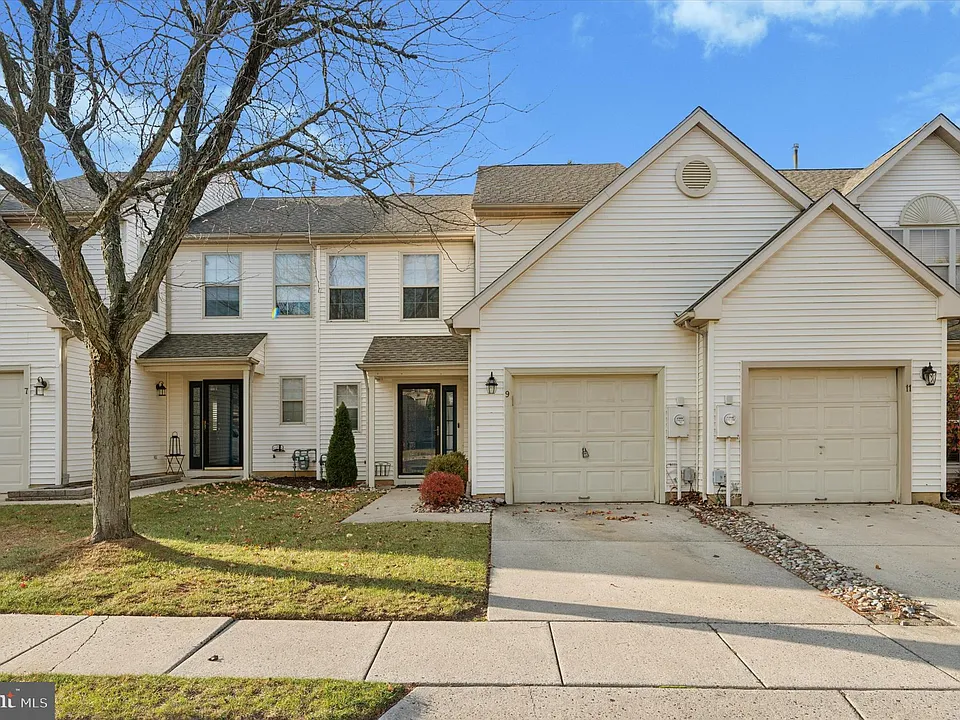 9 Meadow Ln
