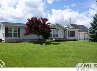 6101 Fostoria Rd, Otter Lake, MI 48464