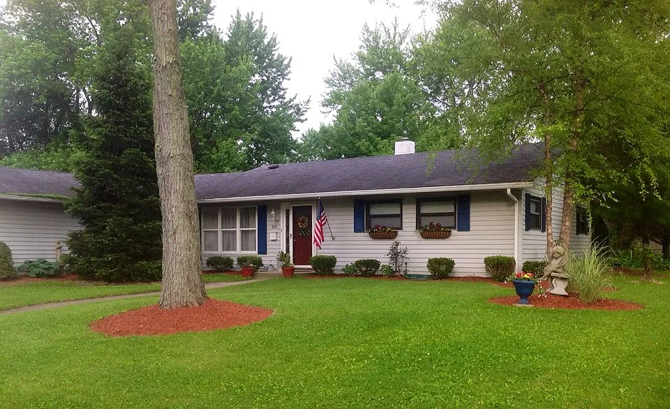 426 Emerson Rd photo 1