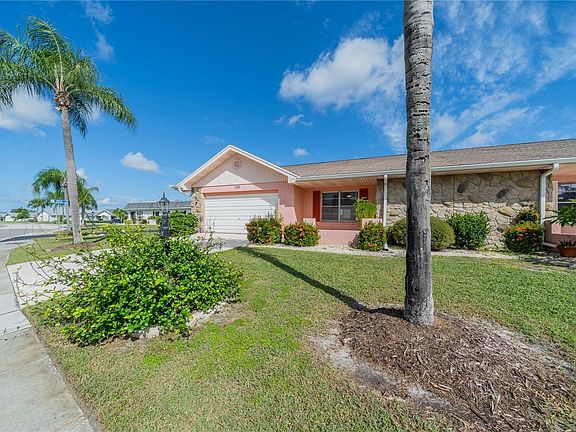 3rd image of 336 Club Manor Dr