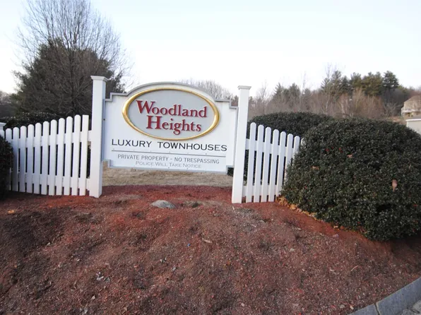 75 Overlook Cir, Hudson, NH 03051