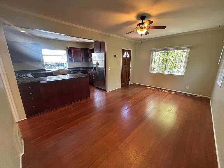 1008 W Micheltorena St #A — Photo 2