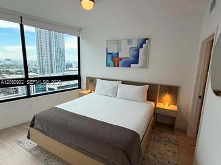 225 N Miami Ave #CU-2904 — Photo 16