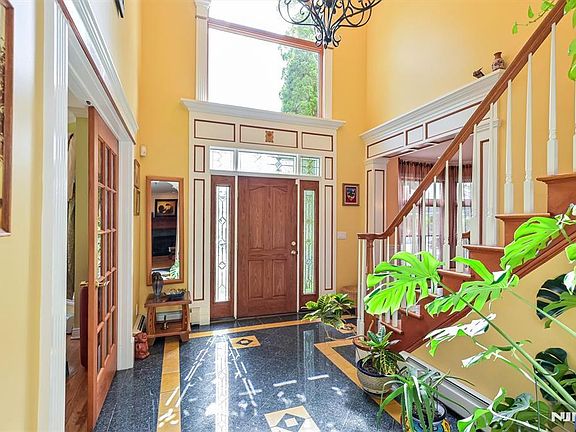 4th image of 111 Magnolia Ave