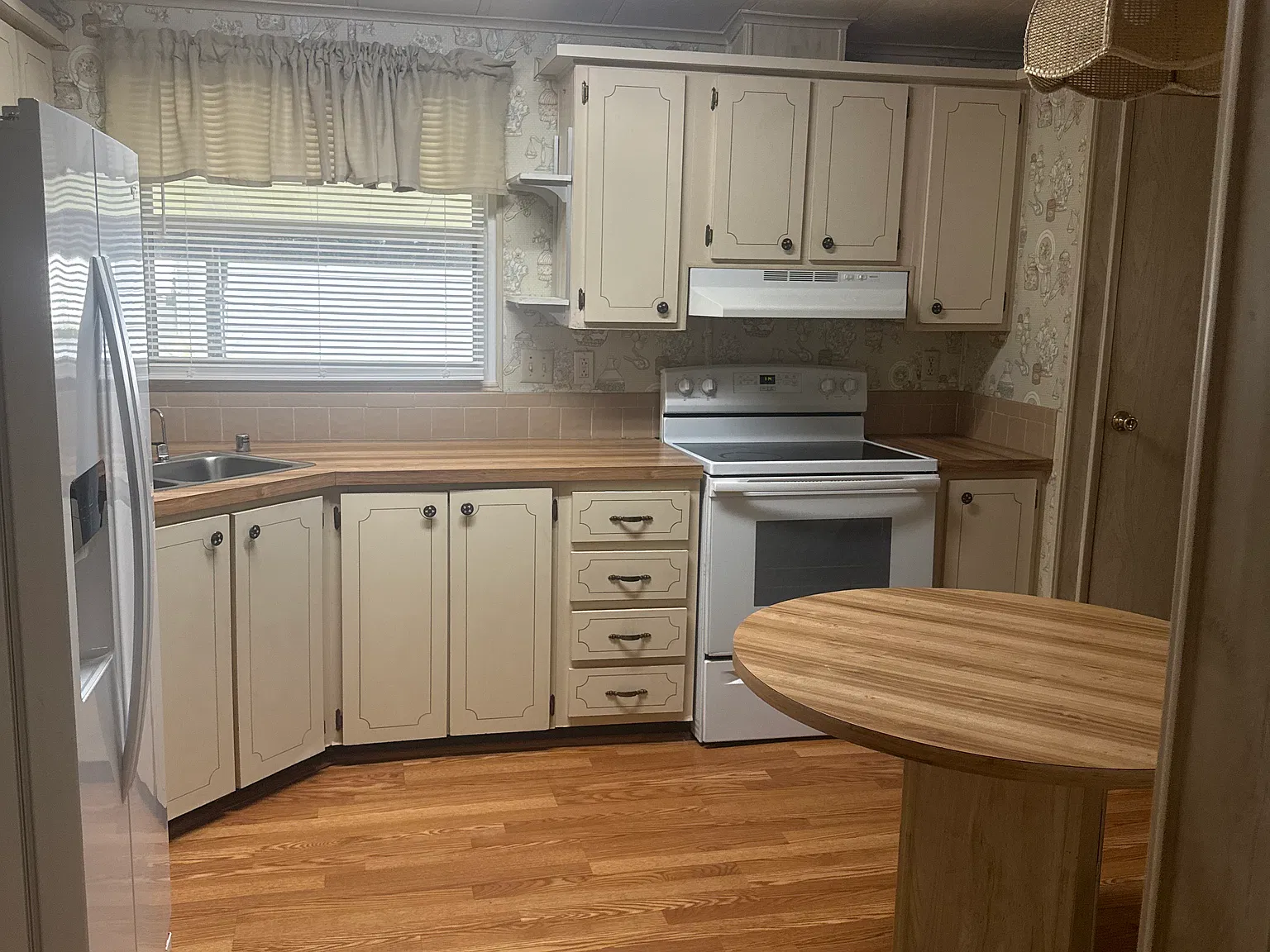 2 bed, 1222 sqft, $1,750 — Photo 3