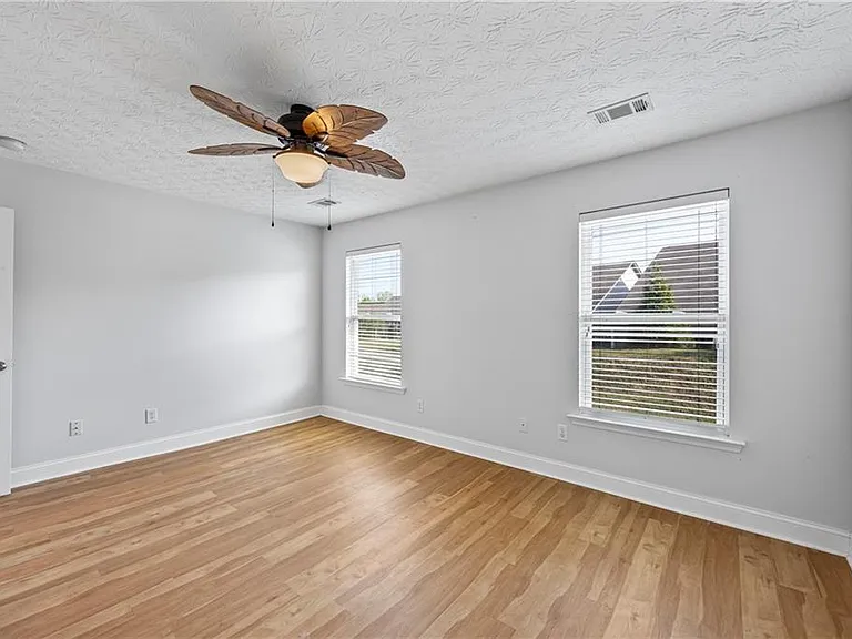 6616 Splashwater Dr — Photo 32