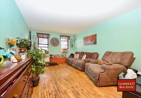 3rd image of 2140 Knapp St #1G
