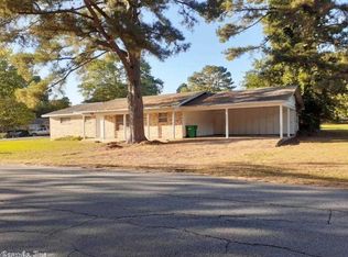 920 W Clark St, Nashville, AR 71852