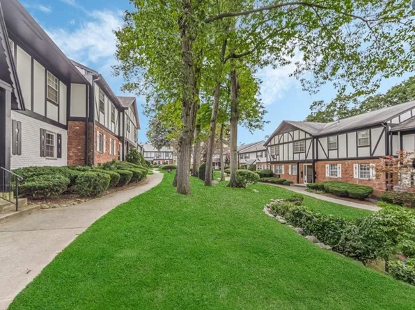 97 Parkside Drive, Suffern, NY 10901