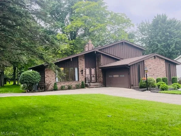 6468 Huntington Dr, Solon, OH 44139